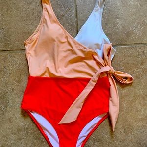 Cupshe Size small bathing suit